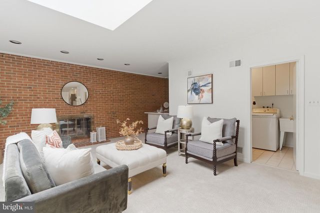 3301 GOLDSBORO CT, Falls Church, VA 22042