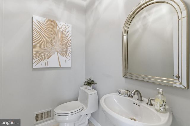 3301 GOLDSBORO CT, Falls Church, VA 22042