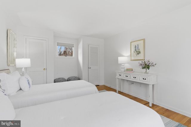 3301 GOLDSBORO CT, Falls Church, VA 22042