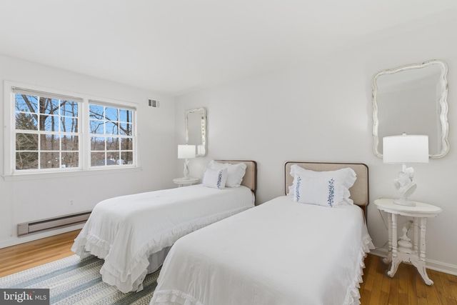 3301 GOLDSBORO CT, Falls Church, VA 22042