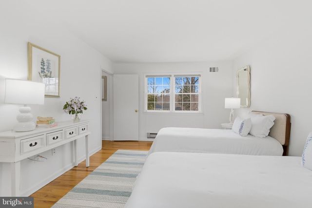 3301 GOLDSBORO CT, Falls Church, VA 22042