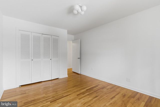 3301 GOLDSBORO CT, Falls Church, VA 22042