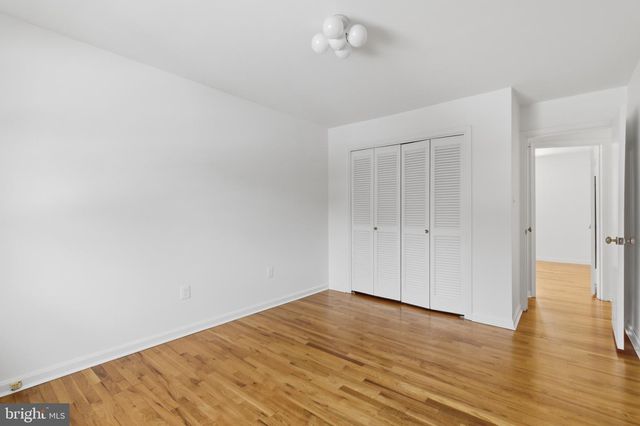 3301 GOLDSBORO CT, Falls Church, VA 22042