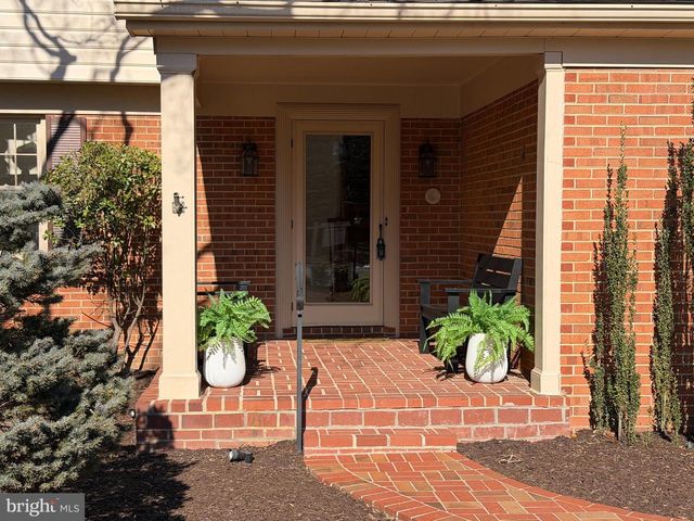 3301 GOLDSBORO CT, Falls Church, VA 22042