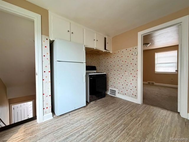 8080 Cloverlawn Street, Detroit, MI 48204
