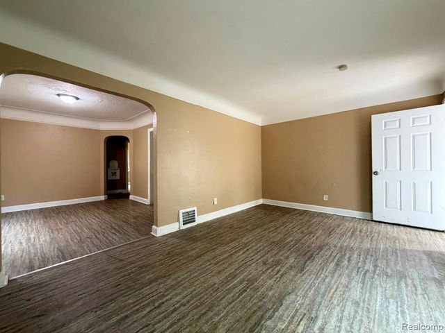 8080 Cloverlawn Street, Detroit, MI 48204