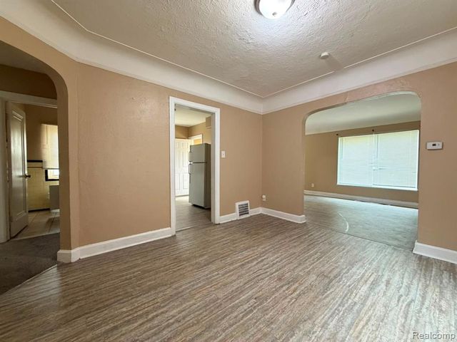 8080 Cloverlawn Street, Detroit, MI 48204