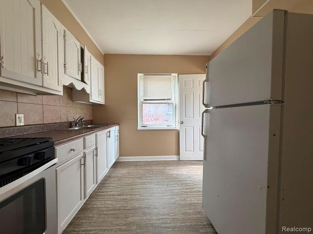 8080 Cloverlawn Street, Detroit, MI 48204