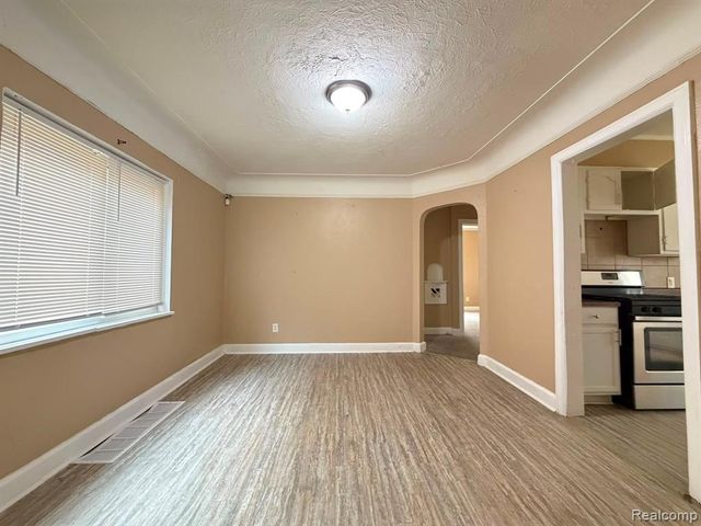 8080 Cloverlawn Street, Detroit, MI 48204