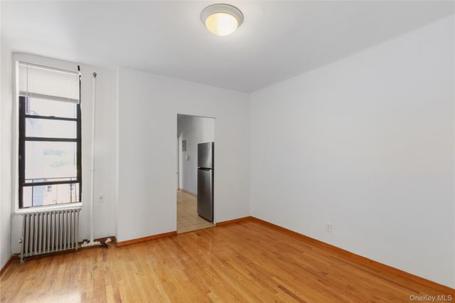 32-86 30th Street 4A, Astoria, NY 11106