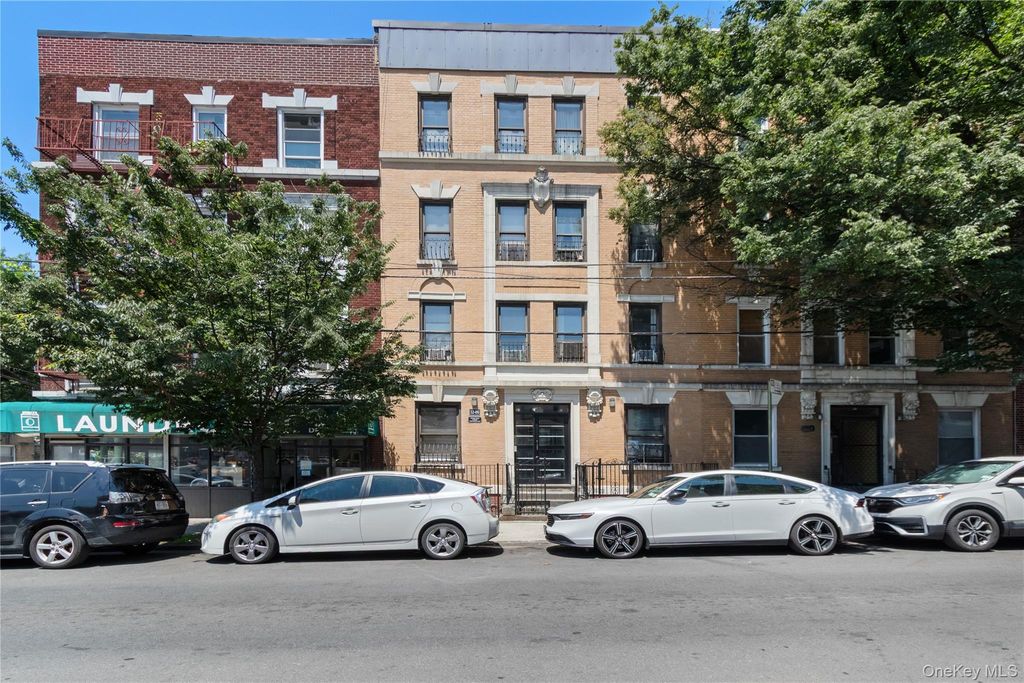32-86 30th Street 4A, Astoria, NY 11106