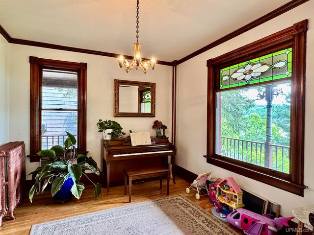 624 Lake Avenue, Hancock, MI 49930