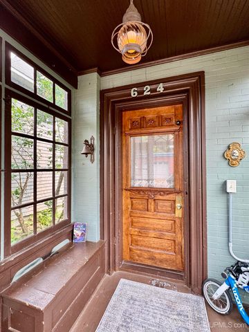 624 Lake Avenue, Hancock, MI 49930