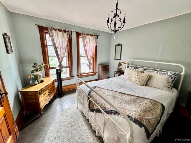 624 Lake Avenue, Hancock, MI 49930