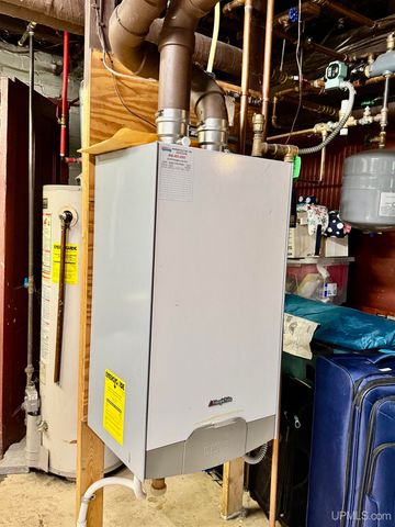 624 Lake Avenue, Hancock, MI 49930