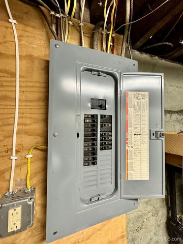 624 Lake Avenue, Hancock, MI 49930