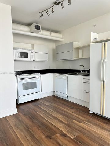 690 SW 1st Ct 605, Miami, FL 33130