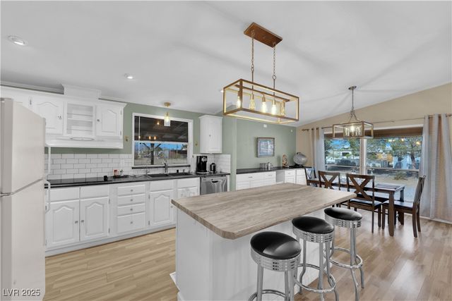 5550 Vicki Ann Road, Pahrump, NV 89048