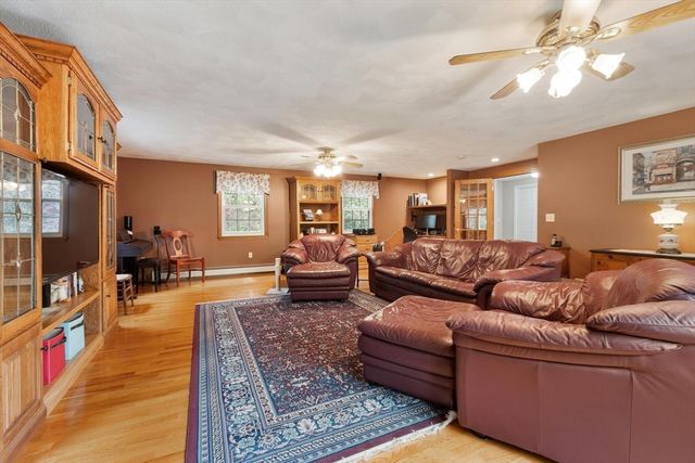 213 Mason Rd, Townsend, MA 01474
