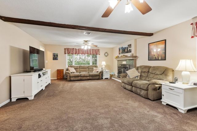 213 Mason Rd, Townsend, MA 01474