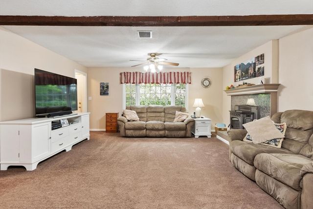 213 Mason Rd, Townsend, MA 01474