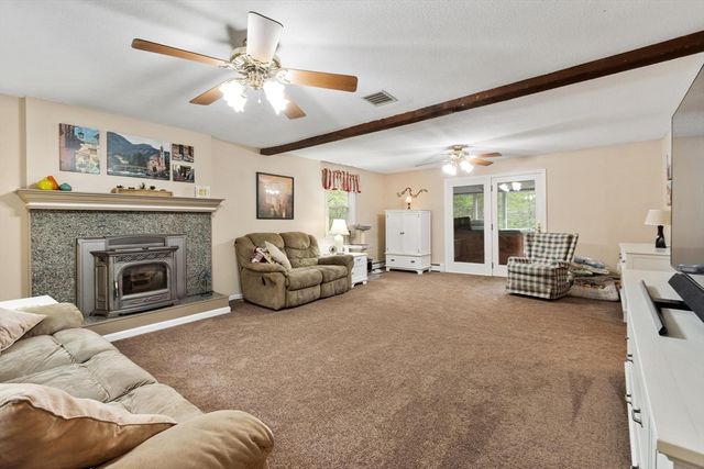 213 Mason Rd, Townsend, MA 01474