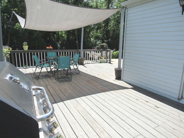421 Hoover Drive, Carpentersville, IL 60110