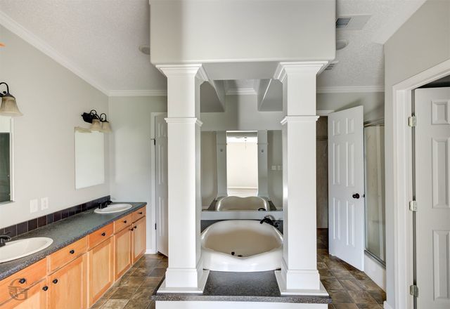 303 Canvas Back Drive, Princeton, LA 71067