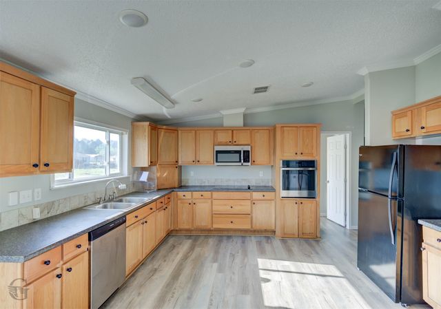 303 Canvas Back Drive, Princeton, LA 71067