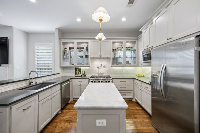 5432 Martel Avenue, Dallas, TX 75206