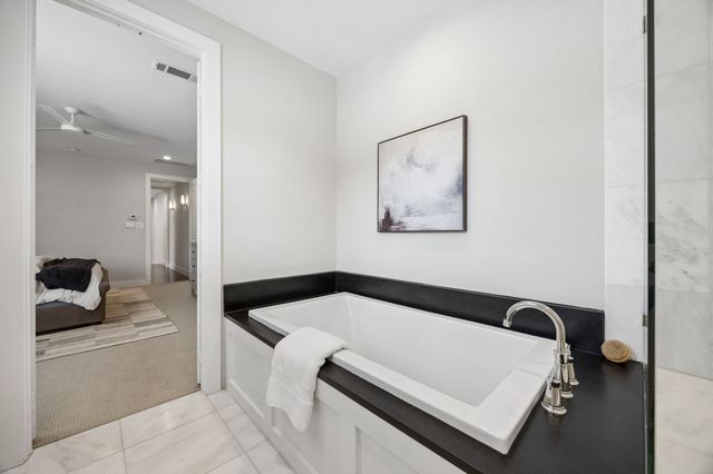 5432 Martel Avenue, Dallas, TX 75206