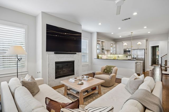 5432 Martel Avenue, Dallas, TX 75206