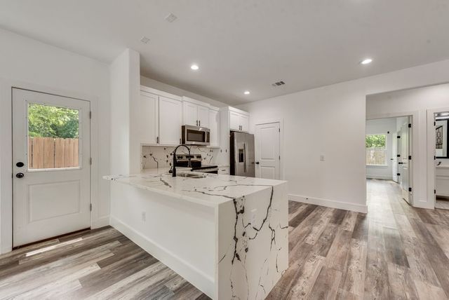 808 S Frances Street, Terrell, TX 75160