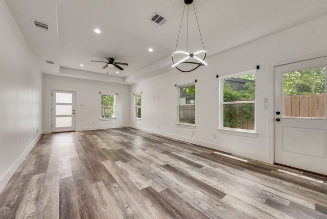 808 S Frances Street, Terrell, TX 75160