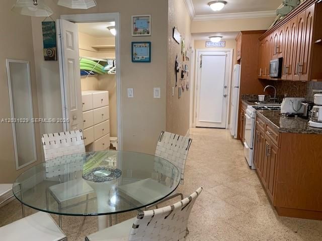 6490 Collins Ave 3, Miami Beach, FL 33141