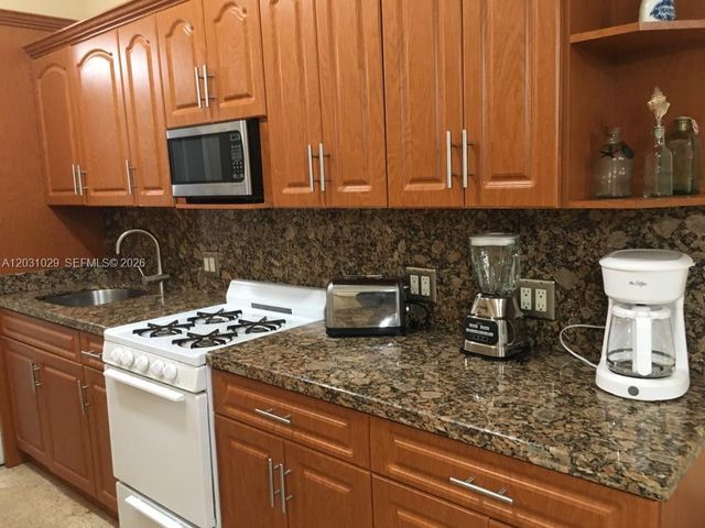 6490 Collins Ave 3, Miami Beach, FL 33141