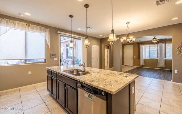 14035 E Stanhope Boulevard, Vail, AZ 85641
