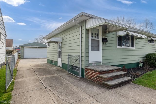 5249 W 150th Street, Brook Park, OH 44142