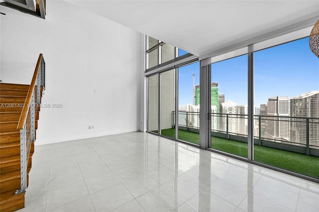 90 SW 3rd St PH-17, Miami, FL 33130