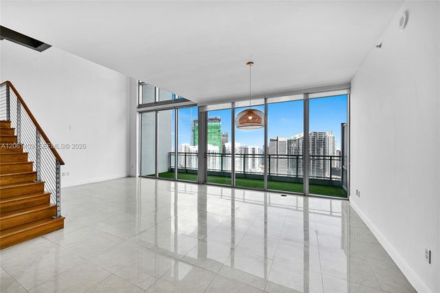 90 SW 3rd St PH-17, Miami, FL 33130