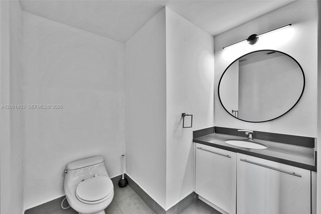 90 SW 3rd St PH-17, Miami, FL 33130