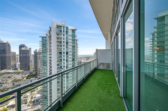 90 SW 3rd St PH-17, Miami, FL 33130
