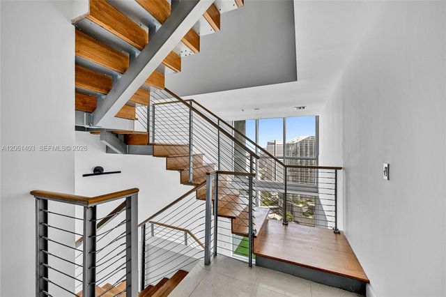 90 SW 3rd St PH-17, Miami, FL 33130