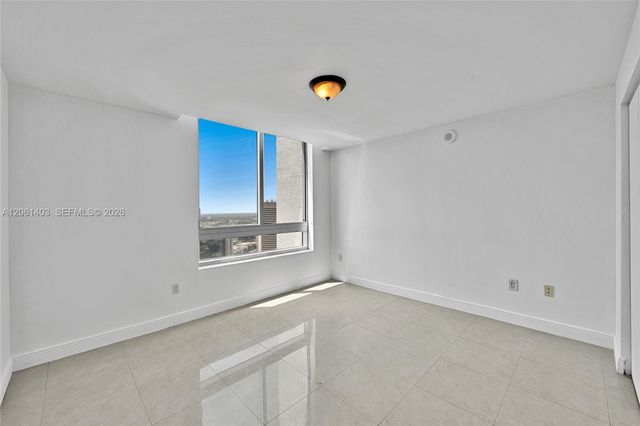 90 SW 3rd St PH-17, Miami, FL 33130