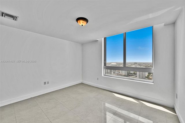 90 SW 3rd St PH-17, Miami, FL 33130