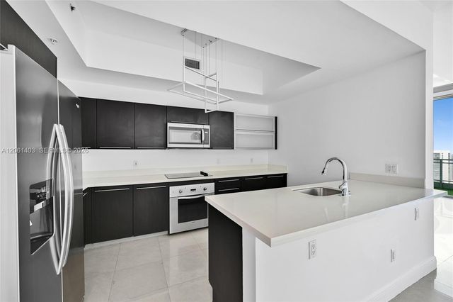 90 SW 3rd St PH-17, Miami, FL 33130