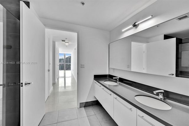 90 SW 3rd St PH-17, Miami, FL 33130