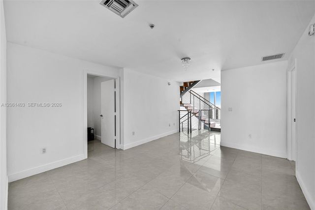 90 SW 3rd St PH-17, Miami, FL 33130