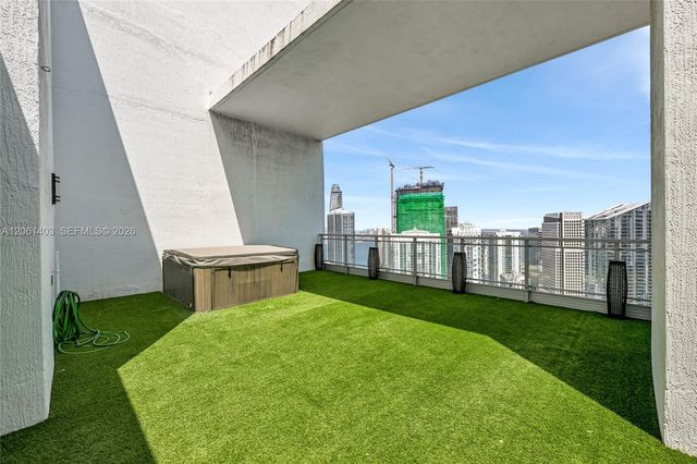90 SW 3rd St PH-17, Miami, FL 33130