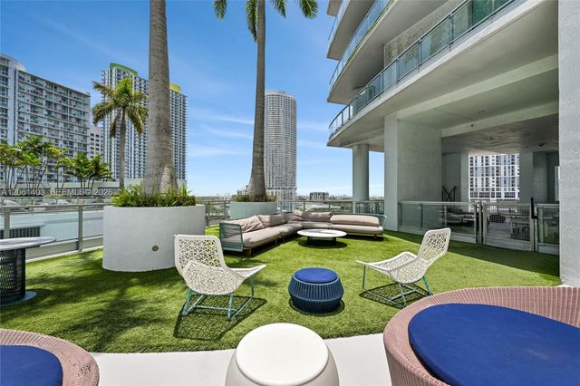 90 SW 3rd St PH-17, Miami, FL 33130